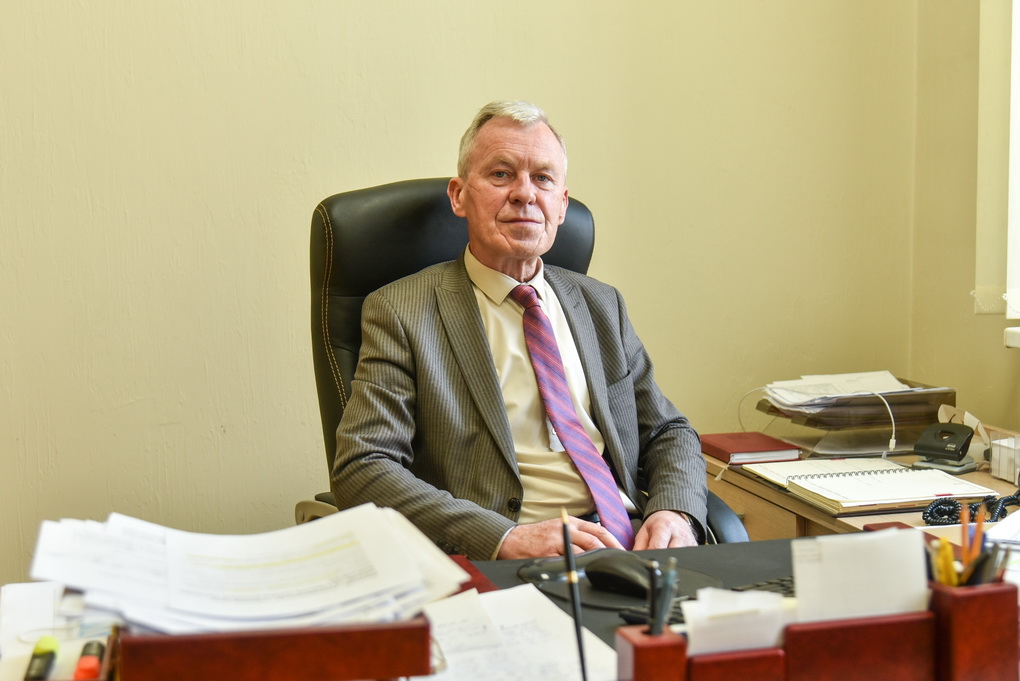 Kazimieras Armonavičius sutinka, jog atotrūkis tarp miesto gimnazijų – įsisenėjusi ir jau gili problema. P. ŽIDONIO nuotr.