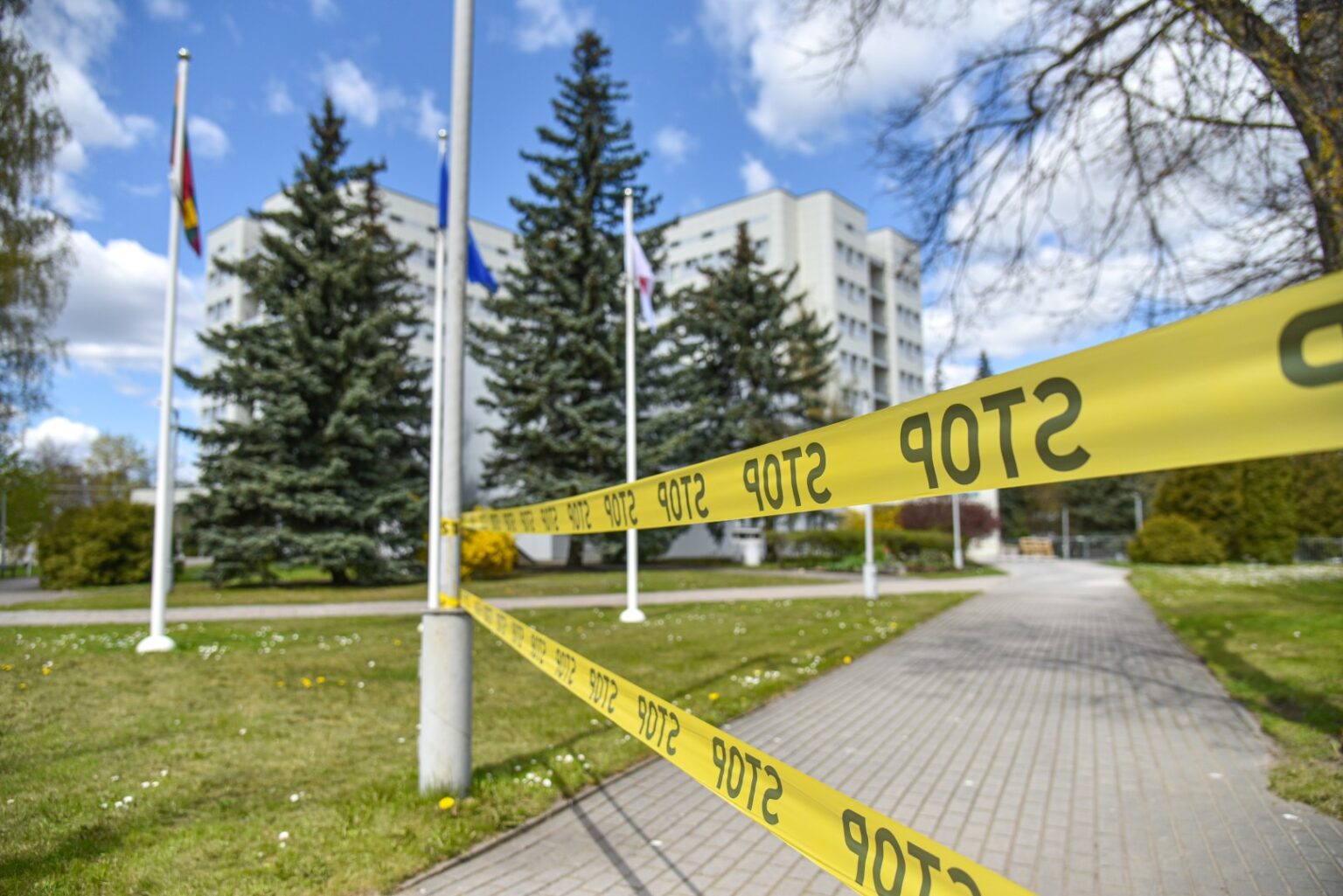 Jau penkta diena kai, Vyriausybei atšaukus ekstremalią šalies padėtį, lankytojams atvertos ligoninių durys.
