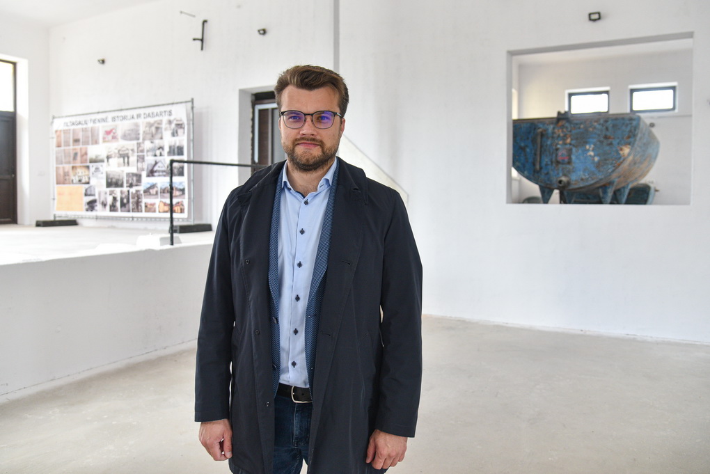 Ieškant ne tik informacijos apie pieninę, bet ir paties projekto, Jonui Urbonui daug laiko teko praleisti archyvuose – norint atstatyti pastatą, reikėjo žinoti, kaip jis atrodė. P. ŽIDONIO nuotr.