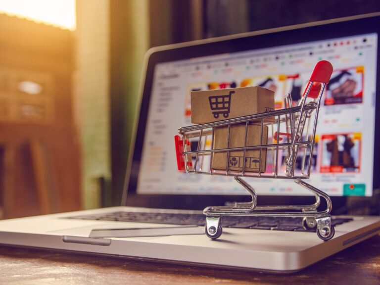 Interneto prekybos apimtys per pirmuosius tris šių metų mėnesius, palyginti su analogišku praėjusių metų laikotarpiu, išaugo 22 proc., rodo „Swedbank“ duomenys.