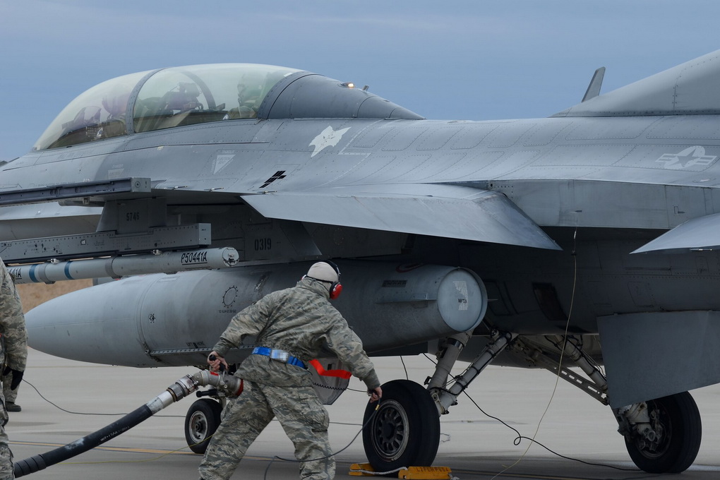 Apie tai, kad prieš kelias dešimtis metų į Panevėžio pačioje pašonėje esančio Pajuosčio karinę teritoriją riedėjo traukiniai, dabar liudija tik užsilikę nebaigti ardyti geležinkelio bėgiai, kertantys asfalto kelią, iš Panevėžio vedantį į Trakiškį.