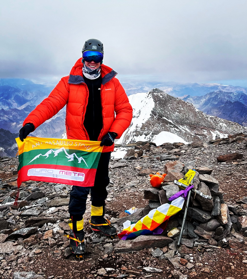 Justas vasarį įkopė į aukščiausią Pietų pusrutulio ir Amerikos žemyno viršukalnę – Akonkagvą (nuotraukoje), o jau po poros savaičių ruošiasi šturmuoti Monblaną. J. NARKEVIČIAUS ASMENINIO ARCHYVO nuotr.