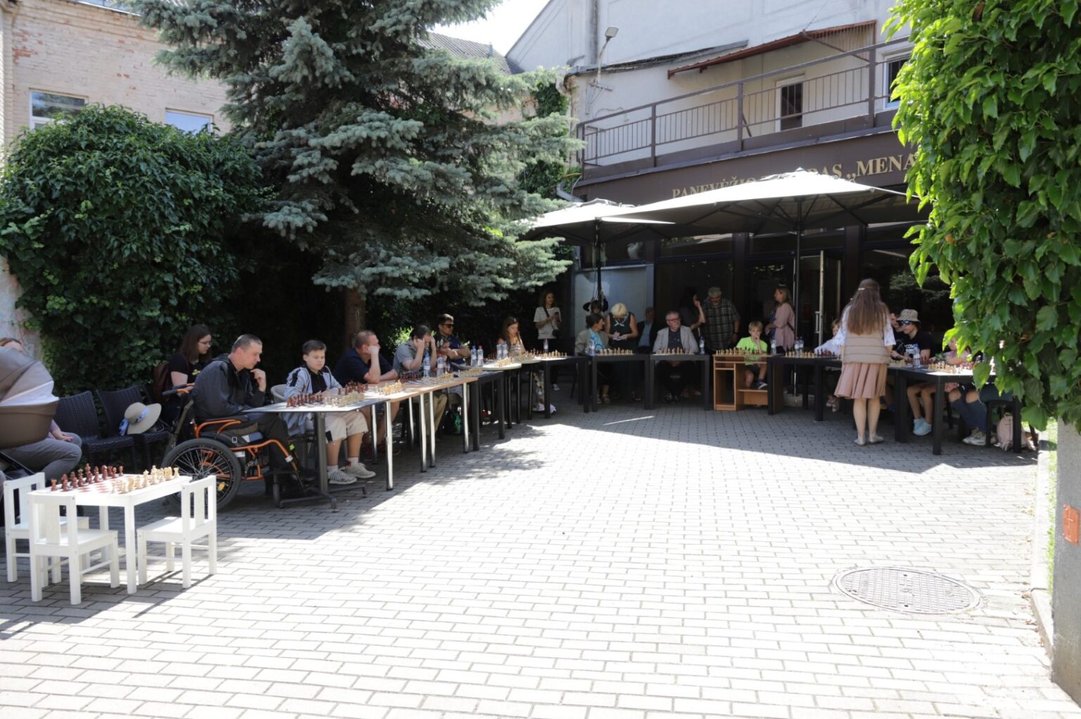 Tarptautinę šachmatų dieną panevėžiečiai paminėjo žaisdami simultaną.