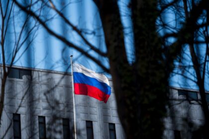 Lietuvoje šiuo metu registruotos 1944 įmonės, kurių akcininkai yra Rusijos piliečiai ar įmonės, tačiau veikia 850.