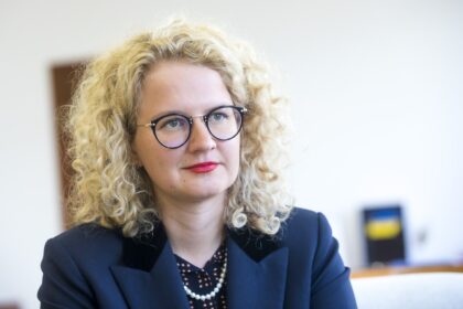 Po žinios apie krašto apsaugos ministro Arvydo Anušausko atsistatydinimą, pirmadienio vakarą šaukiamas koalicinės tarybos posėdis.