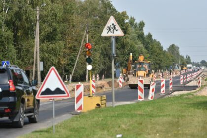 Rekonstruojamoje vienoje judriausių Panevėžyje Smėlynės gatvėje kelininkai dirbs ir savaitgaliais.