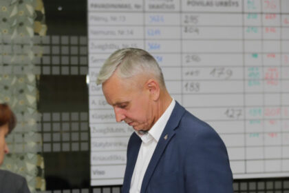 Antradienio vakarą vykęs vos prieš pusmetį susikūrusios politinės partijos – demokratų sąjungos „Vardan Lietuvos“ Panevėžio skyriaus visuotinis susirinkimas, kaip ir buvo galima tikėtis, nepraėjo be intrigų ir aistrų.