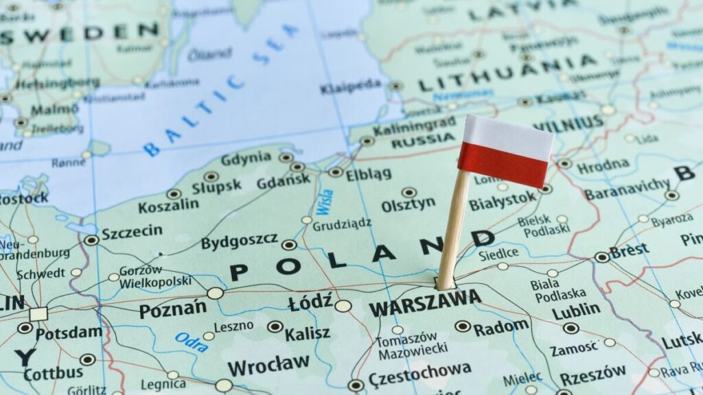 Sekdama Estijos ir Latvijos pavyzdžiu, ir Lenkija svarsto griežtinti vizų išdavimo Rusijos piliečiams taisykles.
