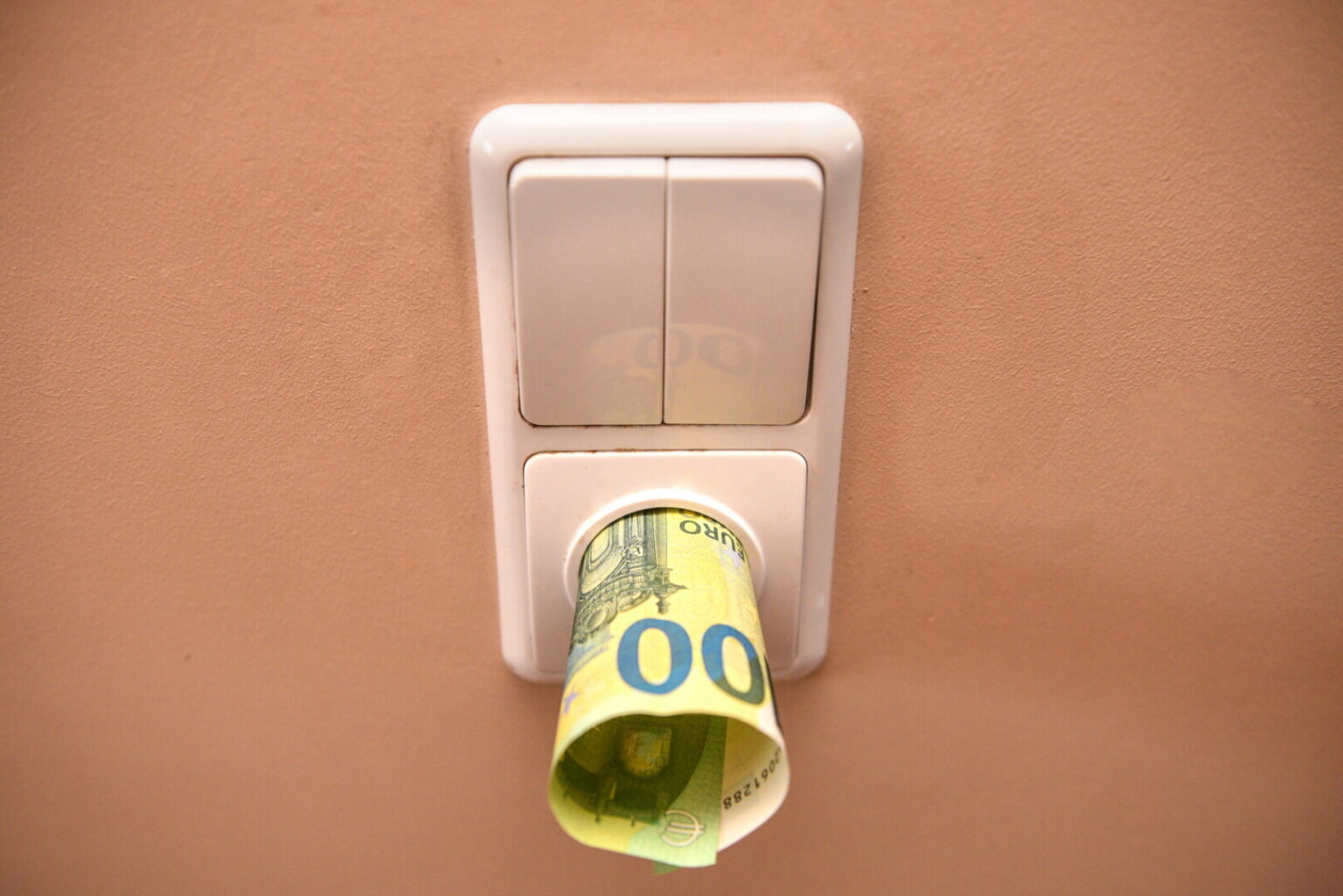 Valstybinė energetikos reguliavimo taryba (VERT) ketvirtadienį galutinai patvirtino kitų metų pirmojo pusmečio visuomeninio elektros tarifą.