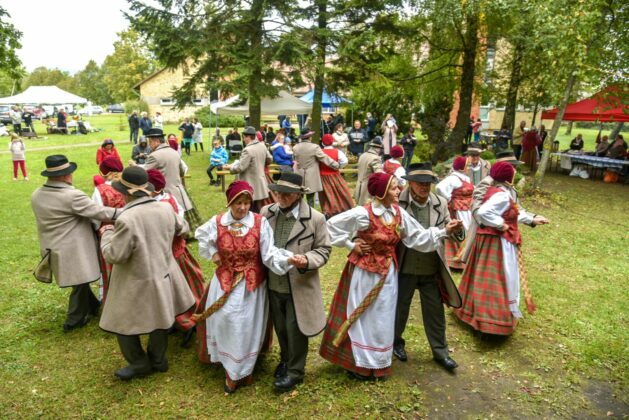Šventė „Bulvė – ir maistas, ir vaistas“ į Trakiškį sukviečia tautinio paveldo puoselėtojus. P. Židonio nuotr.
