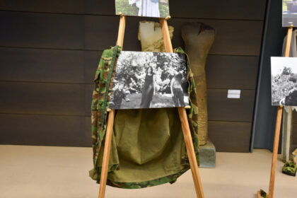 „Fantominės tikrojo karo šeimos“ – taip pavadintas Ukrainos fotografės Svitlanos Diduch-Romanenko (Світлана Дідух-Романенко) nuotraukų ir vaizdo įrašų projektas apie ukrainiečių šeimas, kurios prasidėjus karui Ukrainoje atvyko į Lietuvą, ieškodamos čia prieglobsčio.