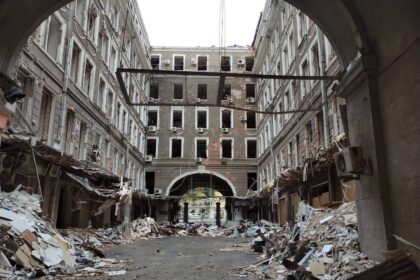 Vos už kelių dešimčių kilometrų nuo Charkivo esantį Kupiansko miestą išvadavo Ukrainos pajėgos, tačiau jo gyventojai spėjo pamatyti, kaip atrodo pragaras.