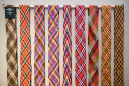 Nauja paroda „Juostų pynimo tradicija: žmonės ir spalvos“ Panevėžio kraštotyros muziejuje pristato ir populiarina 2020 m. į Lietuvos nematerialaus kultūros paveldo sąvadą įtrauktą vertybę „Pintinių juostų pynimo tradiciją“.