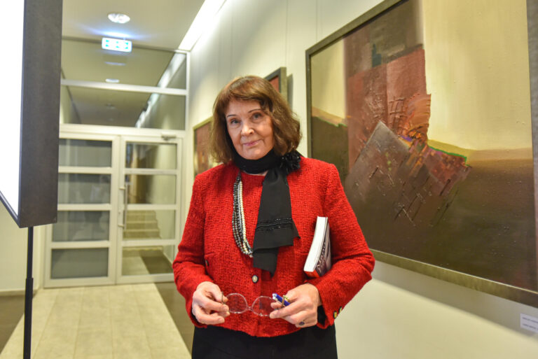 Viena žymiausių Lietuvos dainininkių Giedrė Kaukaitė savo talento gerbėjams atsiskleidė nauju ir netikėtu amplua – kaip atsiminimų knygos „Mano Eldoradas“ autorė, prisipažinusi, kad dainavimas buvo jos profesija, o rašymas – dovana.