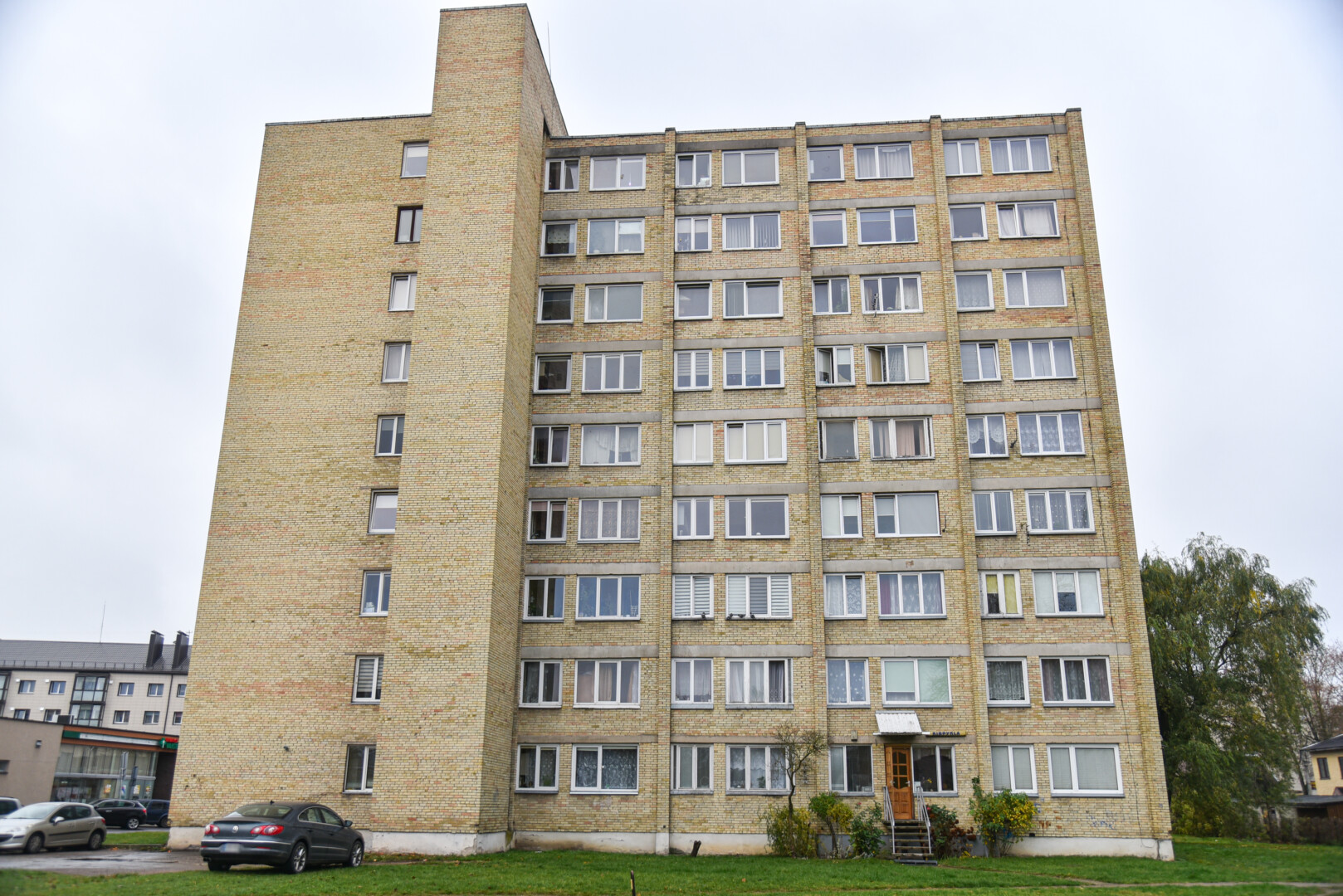 Ramygalos gatvės 67-ojo namo gyventojai visuotiniame susirinkime nusprendė atsisakyti pirmininkės Vitalijos Valkūnienės paslaugų, todėl šioji įsižeidusi kreipėsi į teismą, bet nieko nepešė. P. ŽIDONIO nuotr.