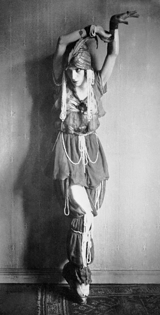 Baletmeisterė Olga Dubeneckienė. Kaunas. XX a. 3–4 dešimtmečiai. KAUNO MIESTO MUZIEJAUS fondų nuotr.