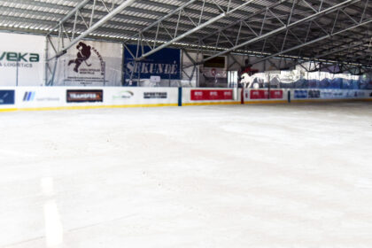 Dėl prasidėjusių Panevėžio modernaus baseino statybų šią žiemą panevėžiečiams likus be ledo arenos, mieste svarstoma išlieti čiuožyklą po atviru dangumi.