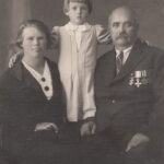 Gudavičių šeima. Kompozitorius Juozapas Gudavičius, žmona Teodora ir dukra Regina Algė. 1938 m. Tai paskutinė bendra šeimos nuotrauka. PANEVĖŽIO KRAŠTOTYROS MUZIEJAUS FONDŲ nuotr.