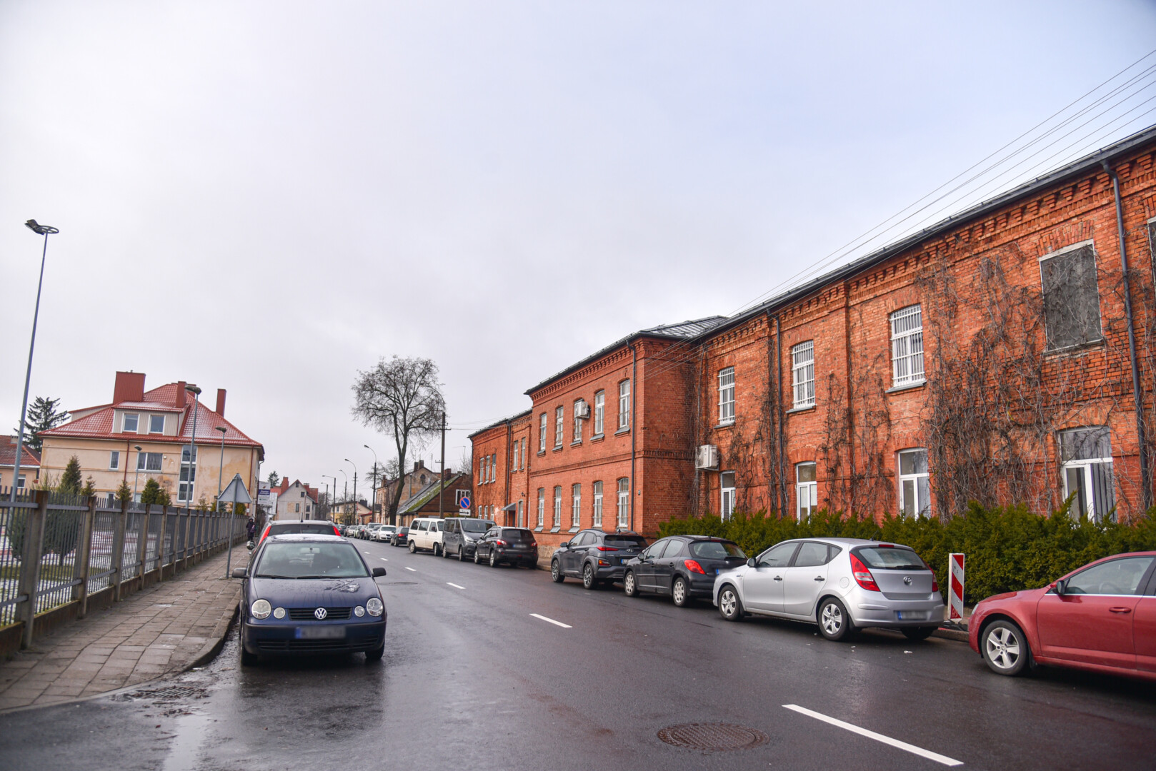 Bene seniausias ir garsiausias P. Puzino gatvės pastatas – raudonas kalėjimo mūras. Tai vienintelė šalyje išskirtinai moterims skirta įkalinimo įstaiga. Tačiau taip buvo ne visada. P. ŽIDONIO nuotr.