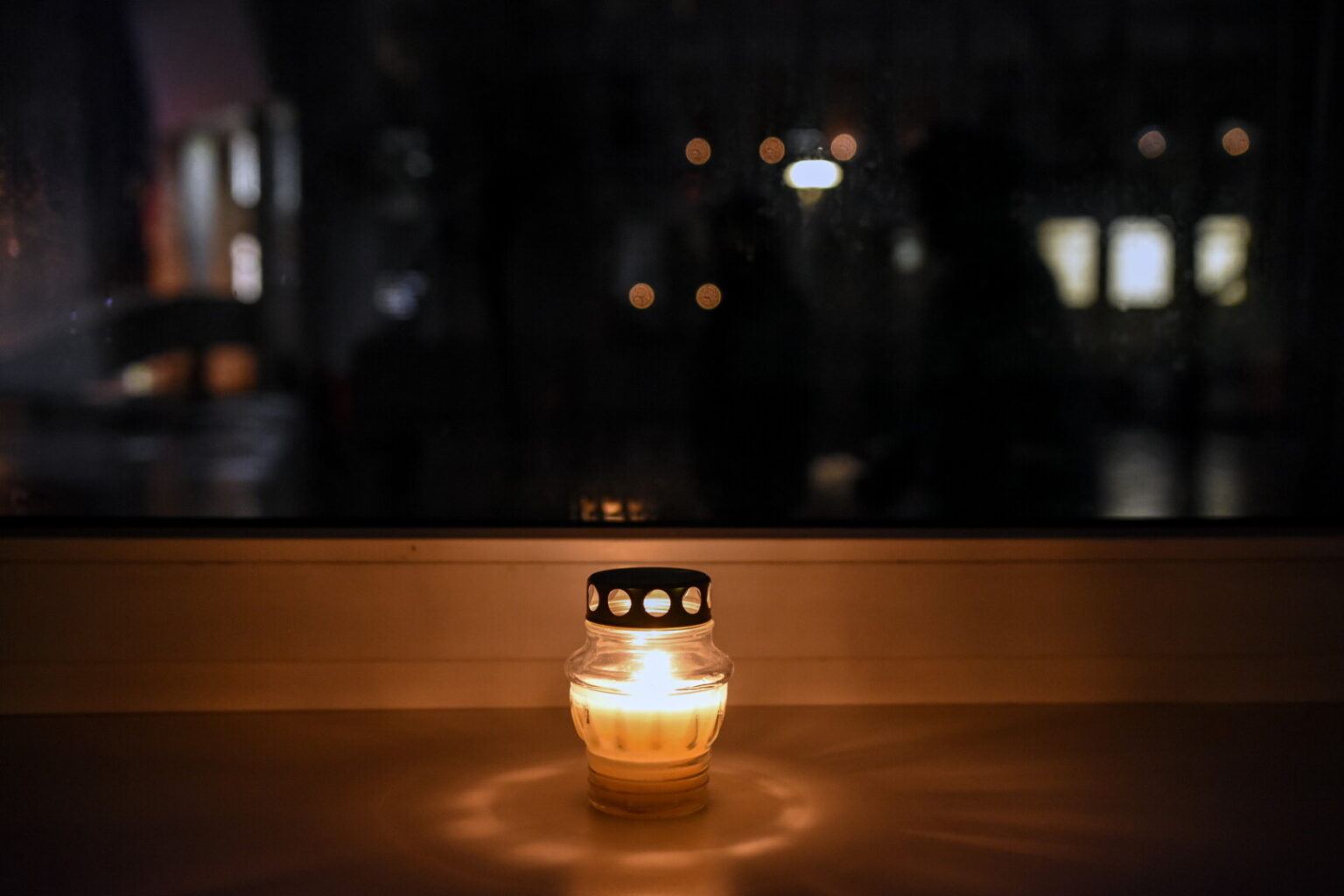 Pradėtas ikiteisminis tyrimas 33 metų moters mirties priežasčiai nustatyti.