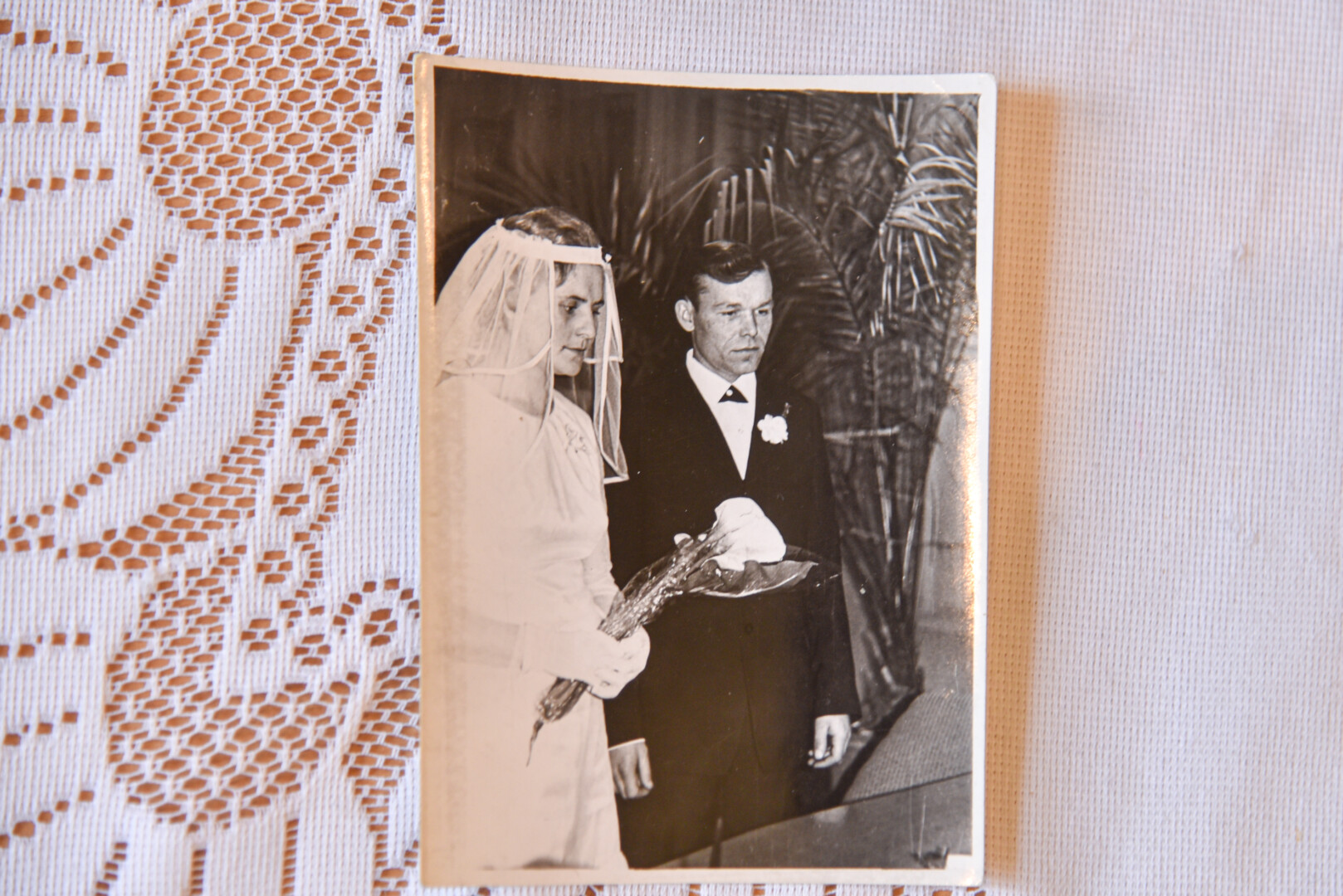 Į klausimą, kas yra meilė, smaragdiniai jaunavedžiai turi tą patį atsakymą: rūpinimasis kitu. P. ŽIDONIO nuotr.