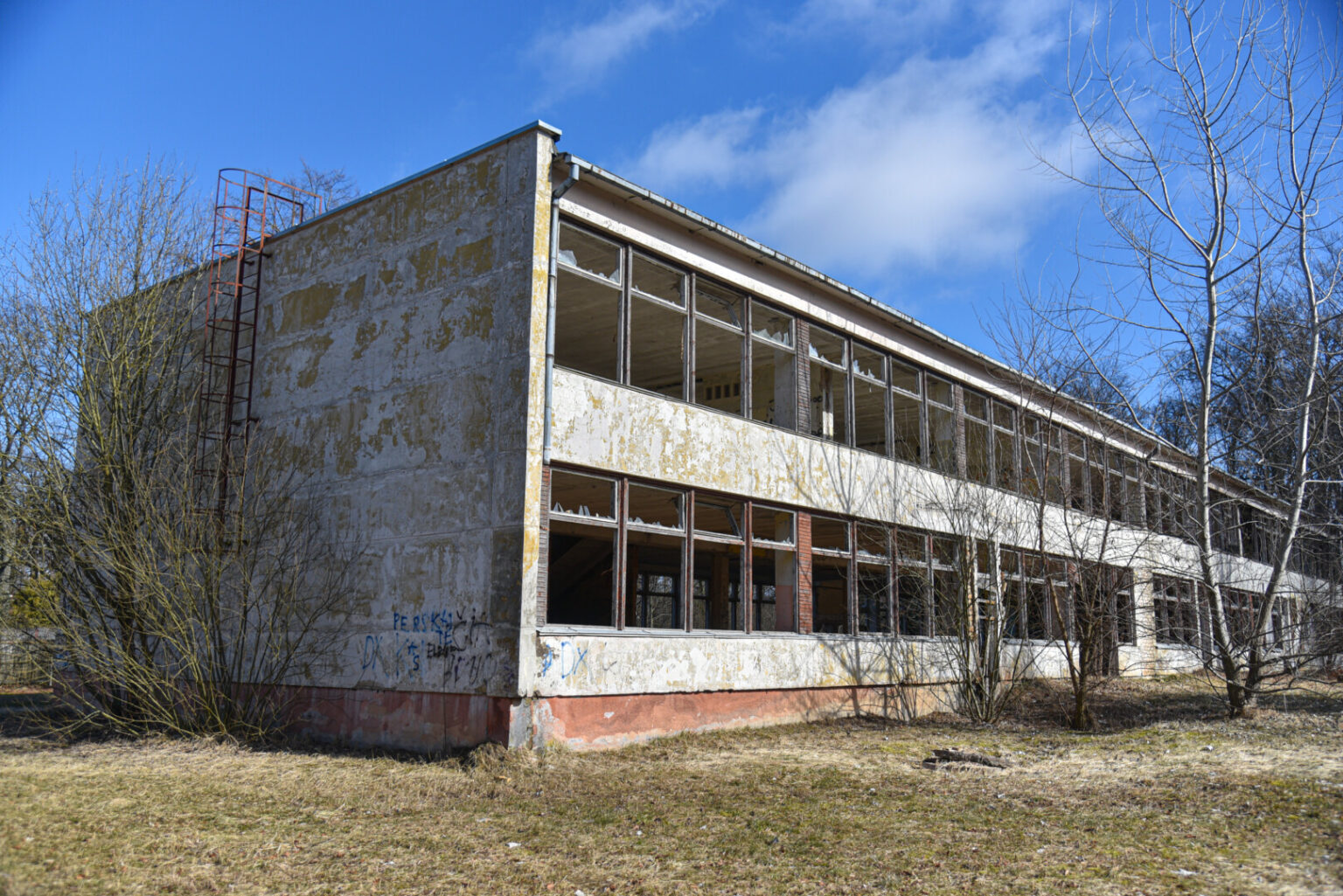 Panevėžyje mažėjant vaikų, nebereikalingi tapę darželiai keičia paskirtį arba šluojami nuo žemės paviršiaus.