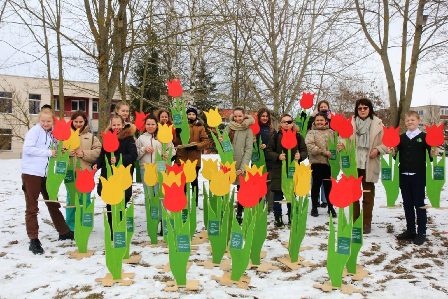 Kasmet minėdami Lietuvos Nepriklausomybės atkūrimą įvairiai apmąstome praeitį, vedusią į laisvę, pasidžiaugiame dabartimi, ją saugančia.