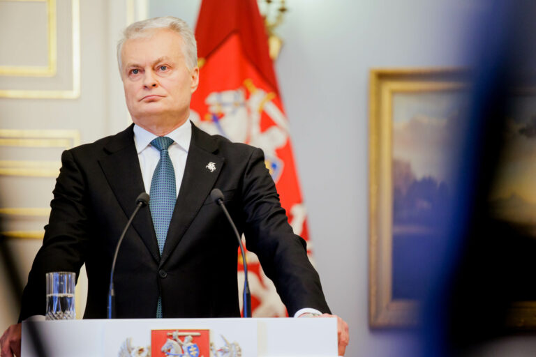 Prezidentas Gitanas Nausėda ragina ekonomikos ir inovacijų ministrę Aušrinę Armonaitė apsvarstyti galimybę pasitraukti iš posto.