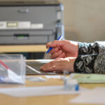 Vyriausioji rinkimų komisija (VRK) sekmadienį iki 15 val. dėl vykstančio antrojo merų rinkimų turo yra gavusi 21 skundą.