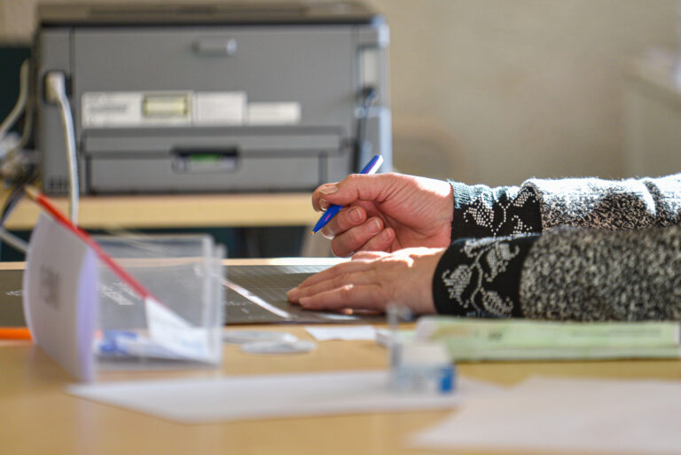 Vyriausioji rinkimų komisija (VRK) sekmadienį iki 15 val. dėl vykstančio antrojo merų rinkimų turo yra gavusi 21 skundą.
