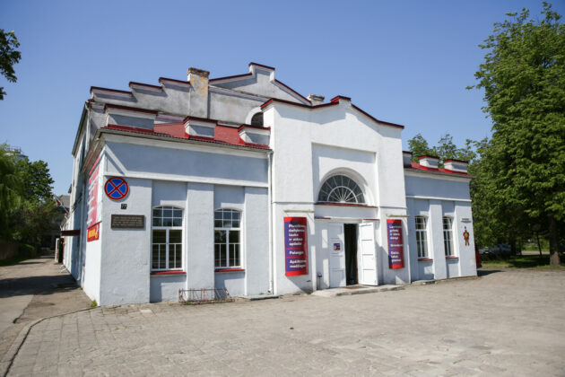 Teatre Respublikos gatvėje prabėgo daugelio žinomų ir žiūrovų pamėgtų aktorių gražiausi, kūrybingiausi metai. Pastatas, kadaise buvęs tikras meno lopšys, dabar kultūros pasaulyje jokio vaidmens jau nebevaidina. „Sekundės“ nuotr.