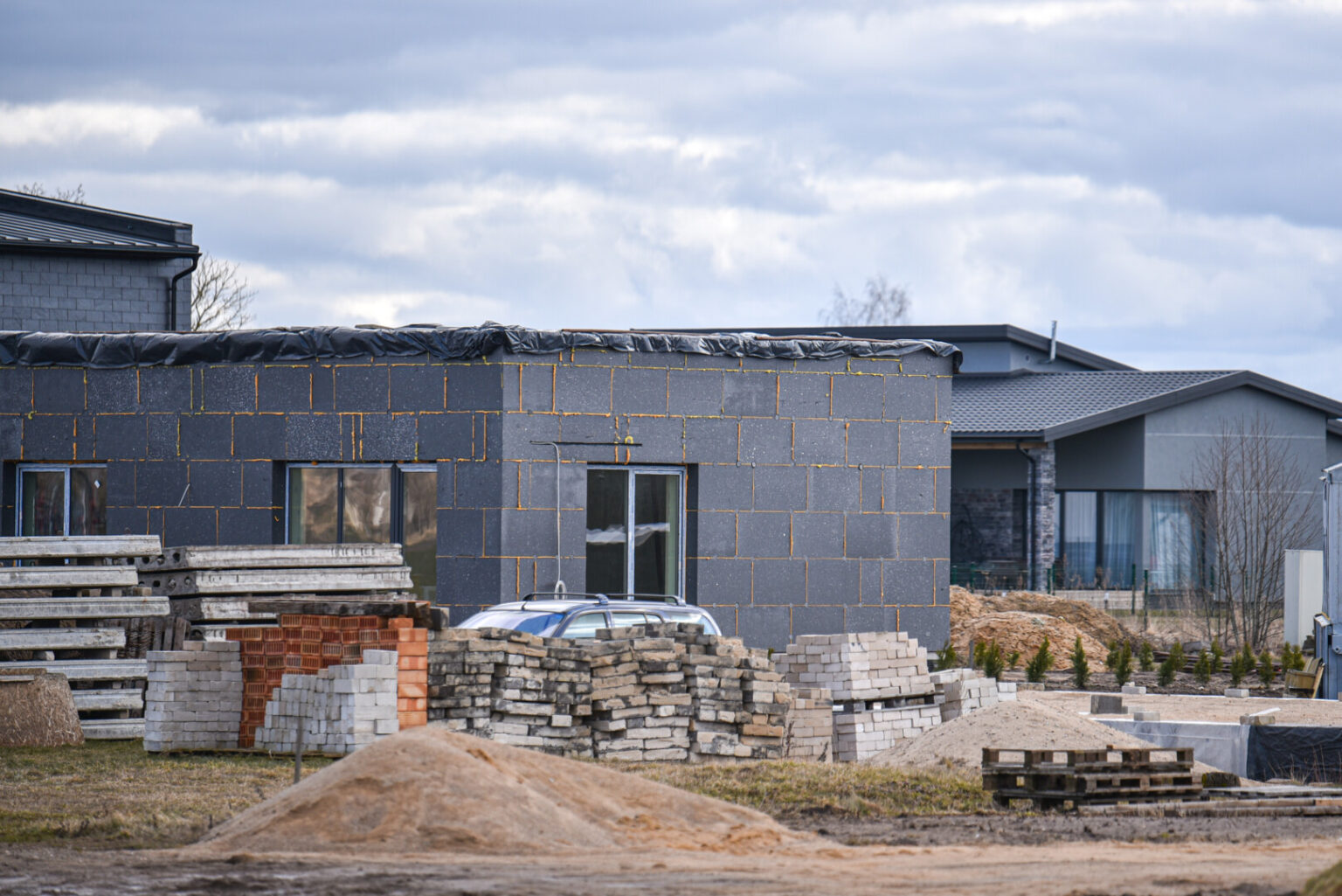 Pasistatyti namus Panevėžio rajone jau nuo liepos 1-osios taps brangiau – teks sumokėti dar ir infrastruktūros mokestį.