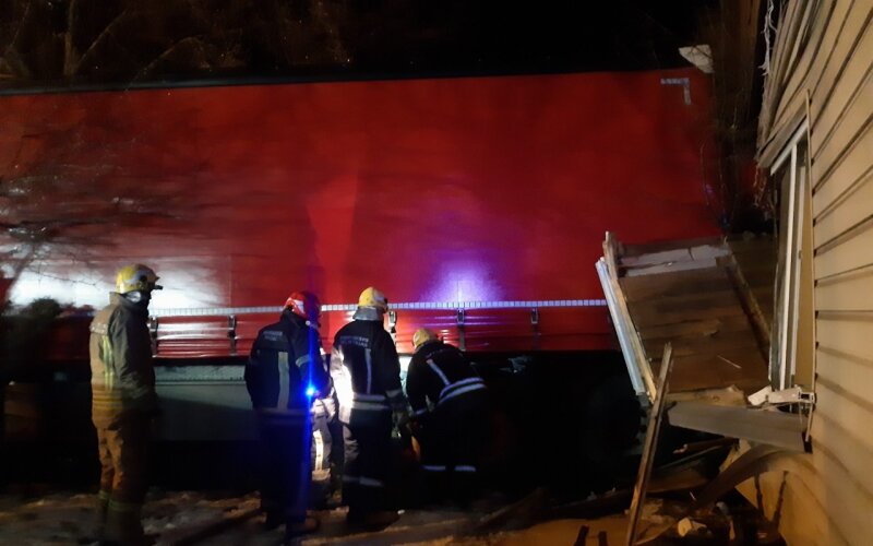 Per avariją buvo apgadintas dujotiekis, o vanduo tryško fontanu. 