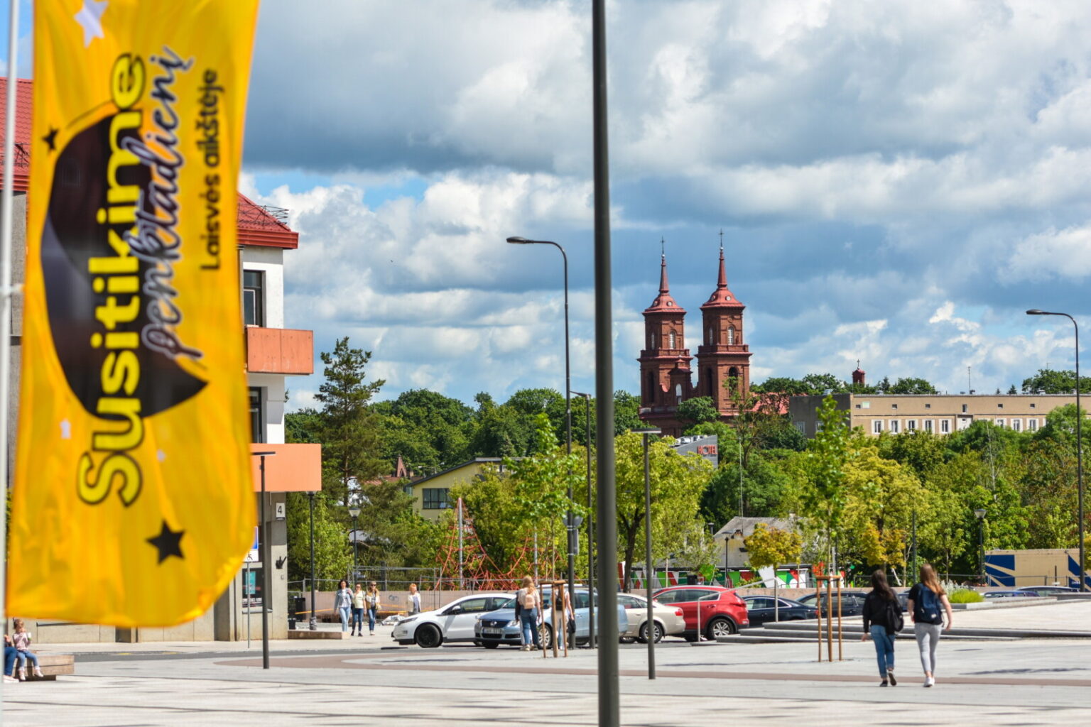 Artėjant vasarai, ryškėja minias į Panevėžio Laisvės aikštę sutraukiančio tradicinio renginių ciklo „Susitikime penktadienį“ kontūrai.