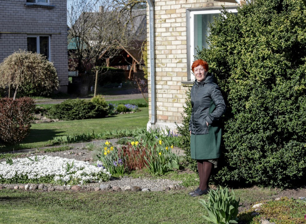 Per septyniasdešimtmečio slenkstį perkopusi velžietė Angelė Vilčinskienė su kaupu atsigriebia už visus gyvenimo vargus.