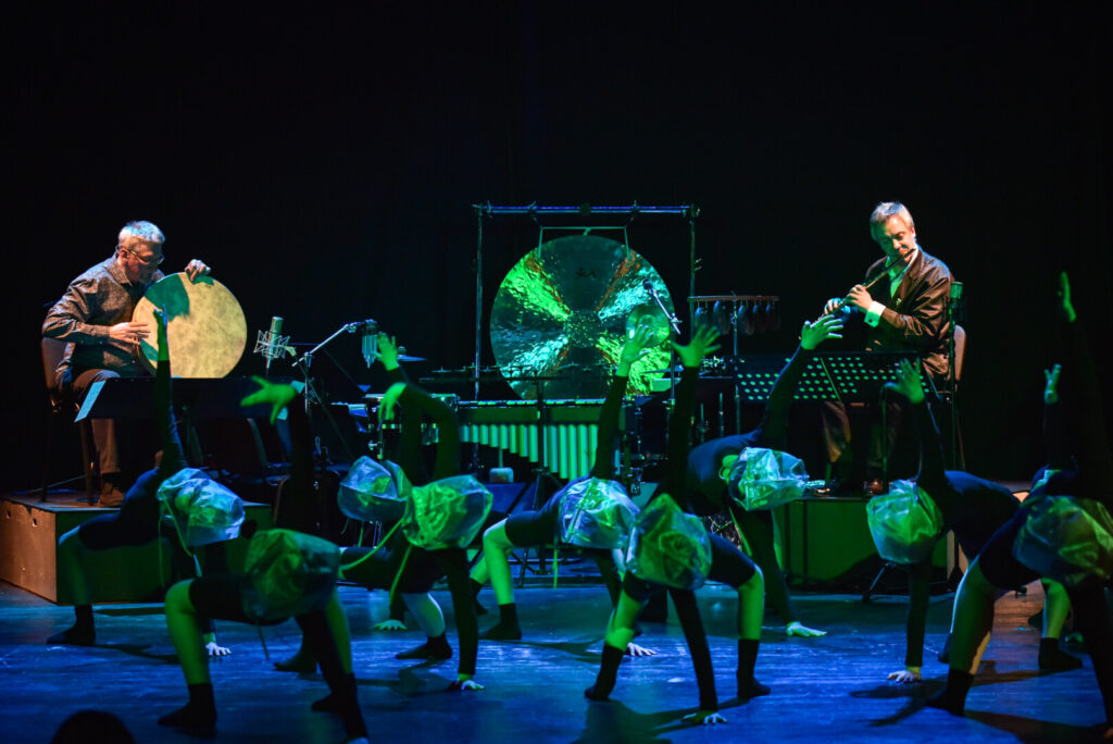 Panevėžio teatras „Menas“ jau septynioliktą kartą organizuoja šventę teatro gurmanams – kamerinių spektaklių festivalį, išaugusį į tarptautinio lygio Baltijos šalių teatrų šventę.