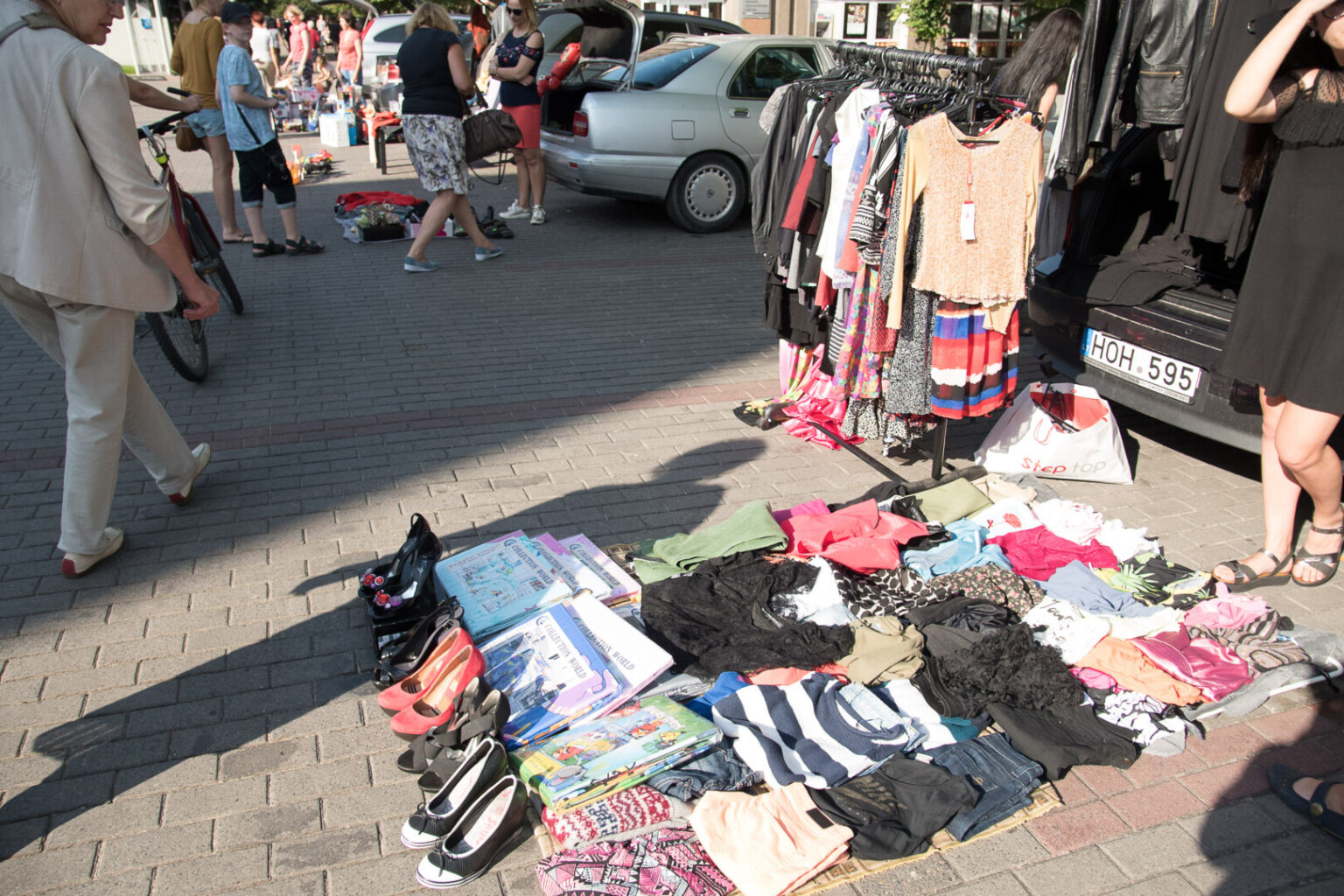 Panevėžyje, turinčiame blusturgių tradiciją, nuo ateinančio savaitgalio planuojama atidaryti turgelį iš automobilių bagažinių. Tokiame bus galima prekiauti tik tuo, kas jose telpa.