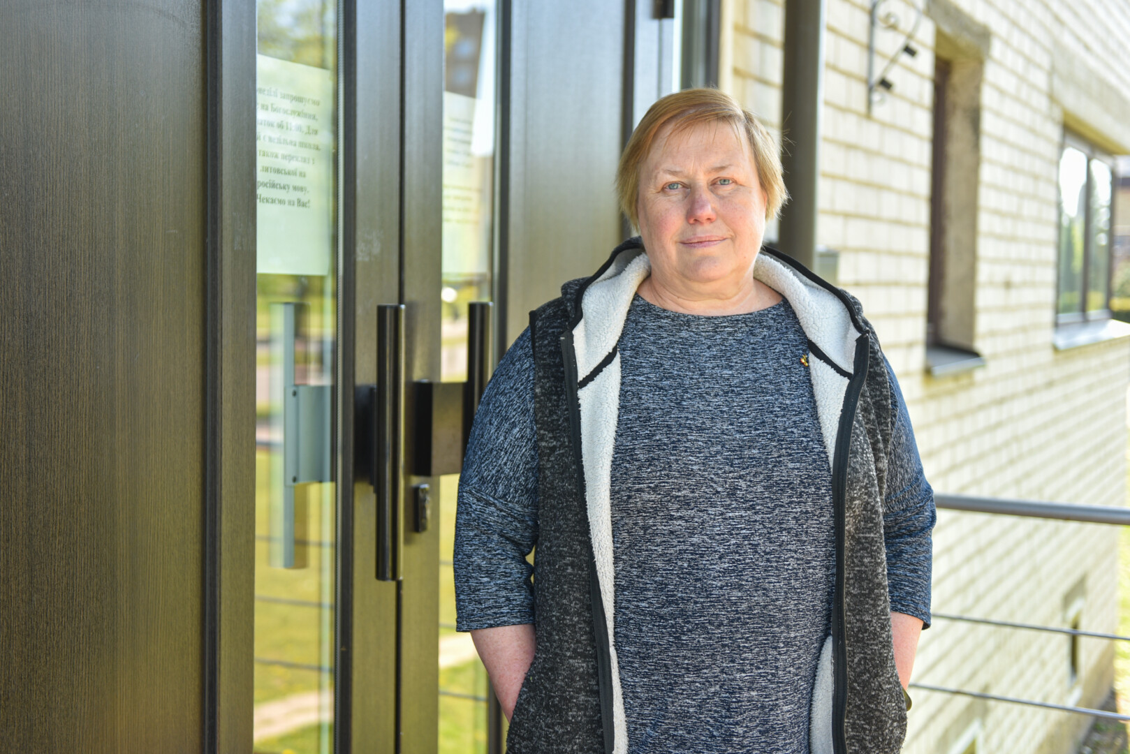 Irina Burkauskienė pasakoja pati lydėjusi neįgalų ukrainietį į medicinos įstaigas, tačiau situaciją, į kurią jis pateko, moteris vadina užburtu ratu. P. ŽIDONIO nuotr.