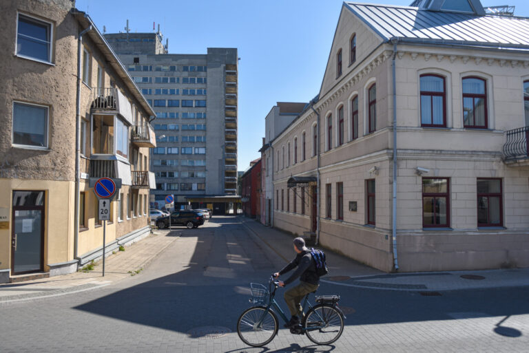 Maskvos vardu Panevėžyje vadintai gatvei suteikus garbingai kovojusio Bataliono vardą, netrukus čia ir pirmoji miesto spaustuvė atsidarė, o joje prieš 99-erius metus laikraštis „Panevėžio balsas“ pradėtas leisti.