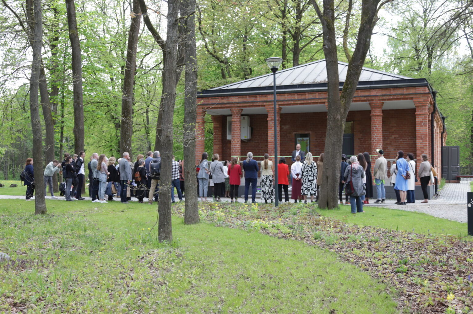 Panevėžyje oficialiai duris atvėrė vienas unikaliausių mieste statinių – rekonstruota istorinė Juozo Čerkeso-Besparnio sodyba Skaistakalnio parke.