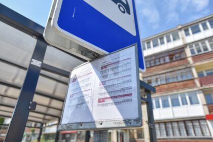 Prieš savaitę 101-erių sulaukusi panevėžietė Ona Adikevičienė kelia klausimą, kodėl Panevėžyje garbaus amžiaus senjorams kelionės miesto autobusais kainuoja brangiau nei, pavyzdžiui, Kaune.