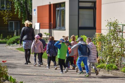 Artėjant vasarai atostogų planus dėlioja ne tik darbuotojai. Panevėžyje šią vasarą po mėnesį duris užvers dešimt lopšelių-darželių iš mieste veikiančių beveik trijų dešimčių.