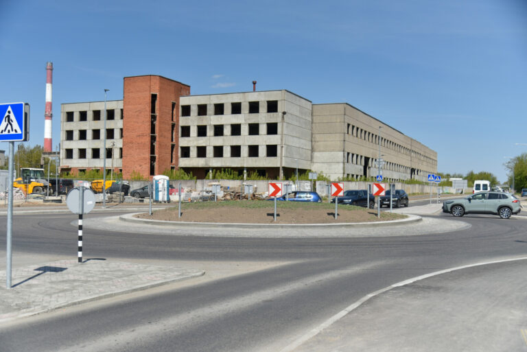 Dviejų Panevėžio sankryžų remontas sparčiai stumiasi link pabaigos –  Senamiesčio, S. Kerbedžio bei Tinklų gatvių žiedinės sankryžos atidarymas numatytas dar gegužę.