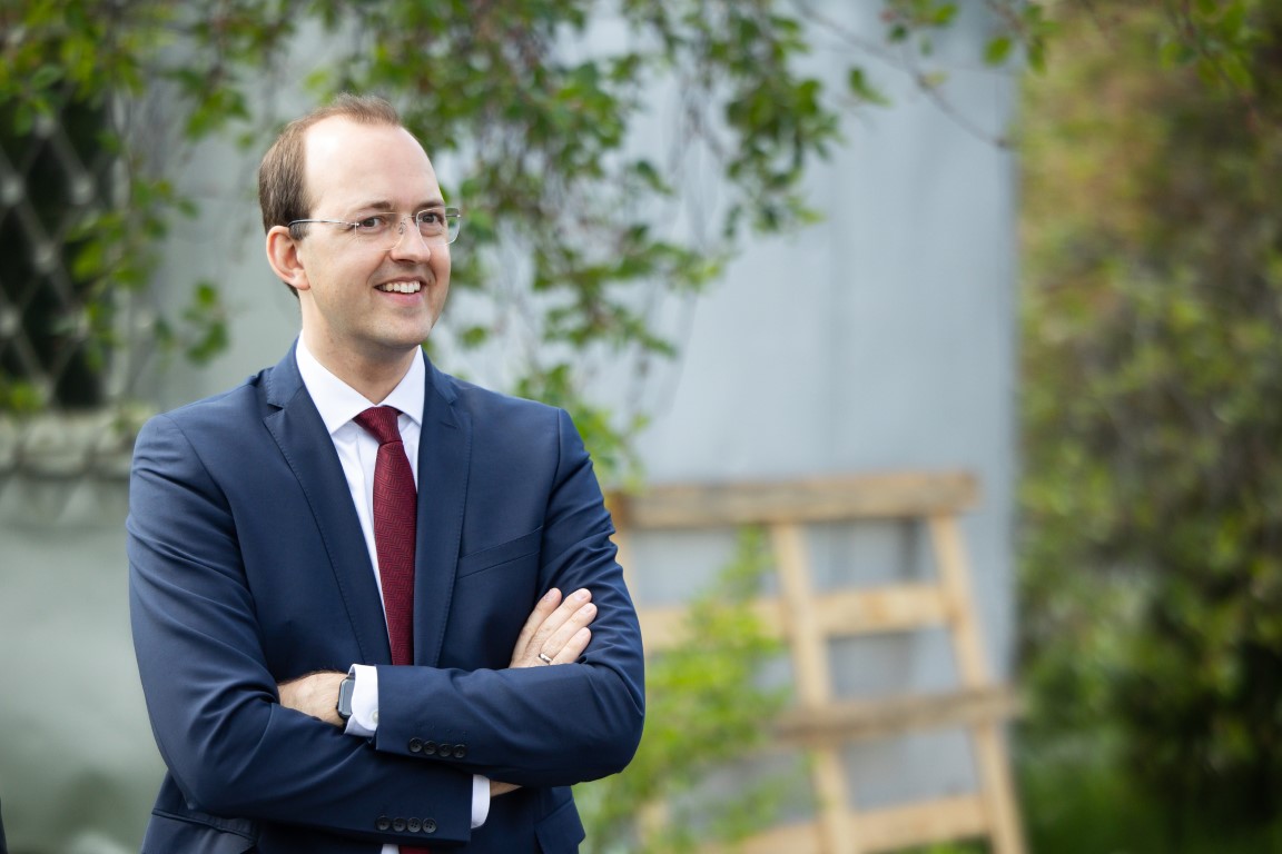 Susisiekimo ministras Marius Skuodis tvirtina, kad praeitų metų atliktų tyrimų duomenys rodo, jog kelių būklę pavyko stabilizuoti. Pasak jo, tai rodo, kad padidintos investicijos duoda rezultatų.