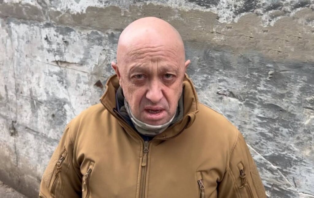 Rusijos privačios samdinių bendrovės „Vagner“ vadovas Jevgenijus Prigožinas pareiškė, kad Rusijos prezidentas Vladimiras Putinas „smarkiai klysta“.