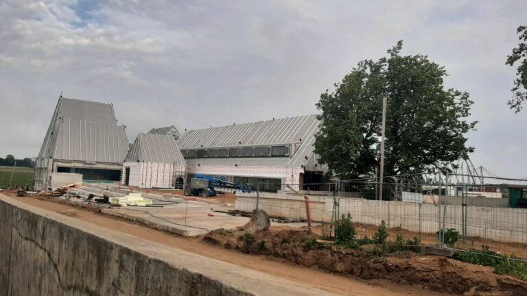 Panevėžiui baigiant pasistatyti naujos kartos muziejų – Stasio Eidrigevičiaus menų centrą, už keturių dešimčių kilometrų esančioje Šeduvoje kyla ir kita pasaulinio dėmesio žadanti sulaukti kultūros įstaiga. Tai žydų istoriją atskleisiantis muziejus „Dingęs štetlas“.