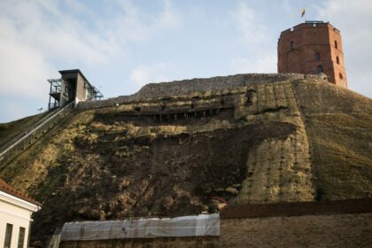 Lietuvos nacionalinio muziejaus direktorė Rūta Kačkutė sako, kad pirmajam Gedimino kalno tvarkymo etapui, kurio metu būtų sutvirtinamas pietrytinis šlaitas, reikia 13 mln. eurų.