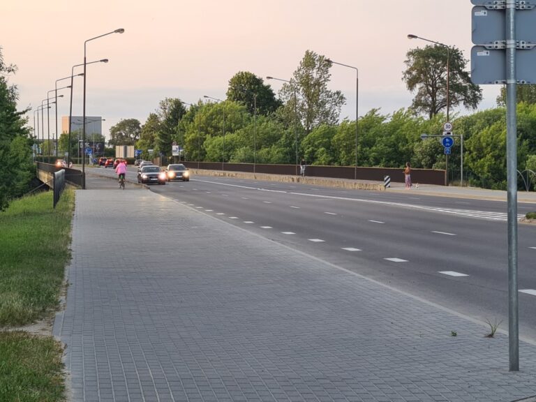 Panevėžio miesto savivaldybei vykdant eilinę Nemuno g. tilto per Nevėžio upę apžiūrą buvo pastebėti nauji defektai, todėl priimtas sprendimas atlikti pakartotiną tilto ekspertizę.