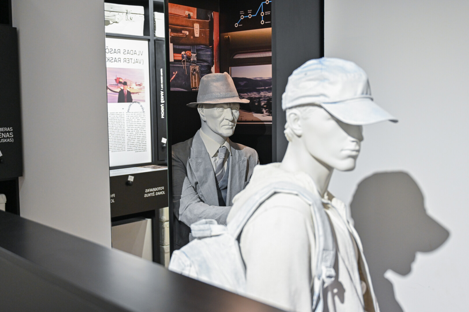 Arūno Astramsko teigimu, ekspozicijoje papasakotos emigrantų istorijos liudija, kad ir išeivijoje galima su tėvyne palaikyti labai stiprius ryšius ir darbuotis jai. P. ŽIDONIO nuotr.