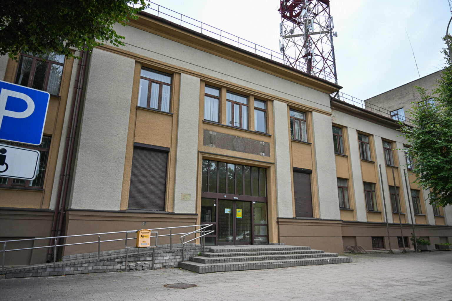 Nuo praėjusių metų ištuštėję Panevėžio centrinio pašto rūmai Respublikos gatvėje jau netrukus atgims naujam gyvenimui.